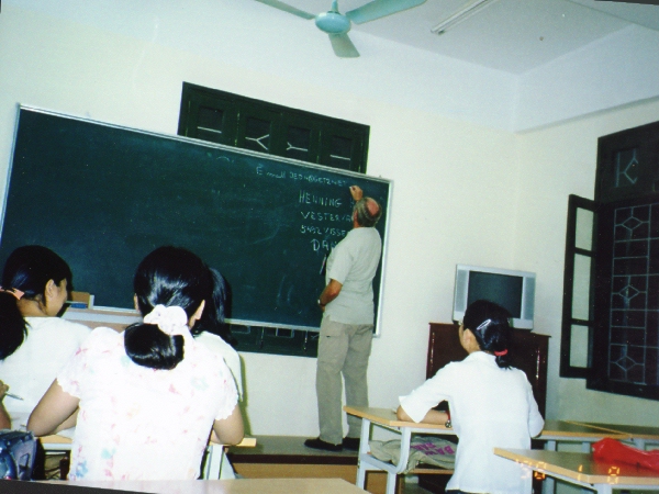 Universitetet i Hanoi. Jeg taler til de studerende