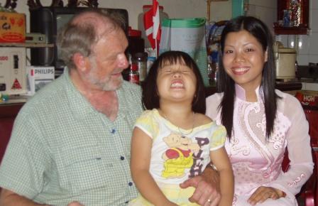 Henning, Thu Has niece og Thu Ha