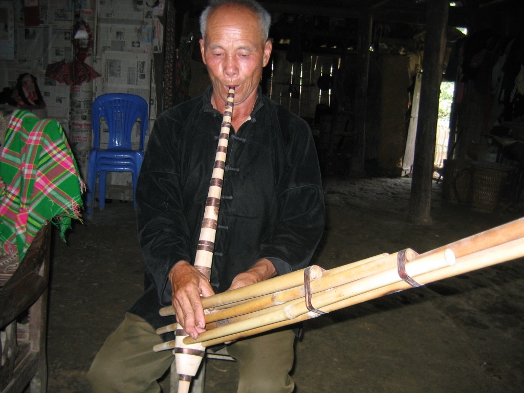 Bac Ha: fiddler Ho 