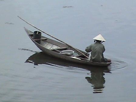 Hoi An ri on an exciting bamboo bridge