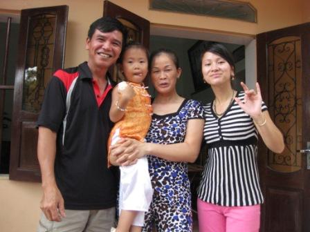  Oanh family 