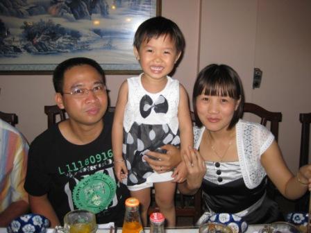 Khoa and family