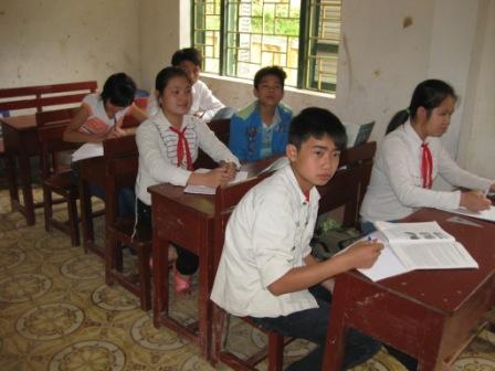 School children in the Mau Chau 