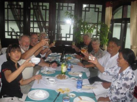 Dinner on the way Cat Ba in the boat 