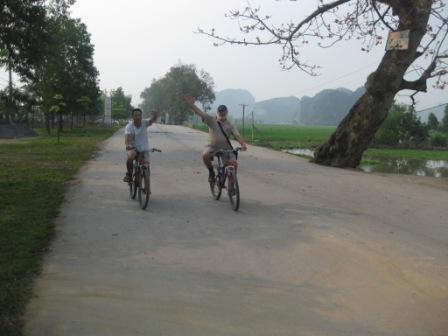 Henning and Khoa at a nice bike ride 