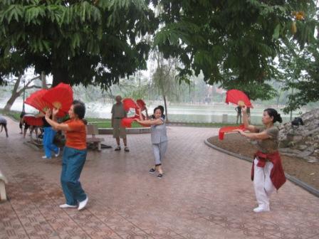 Hoa Kim Sea with morning gymnastics 