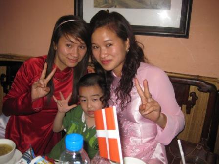 Oanh and sisterr