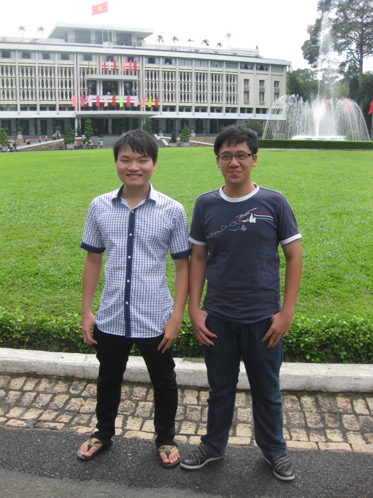 Huy and Trang in front of the presidential palace until 30.4.1975