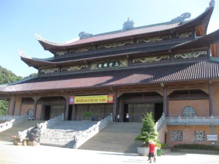 Vietnam's largest pagoda