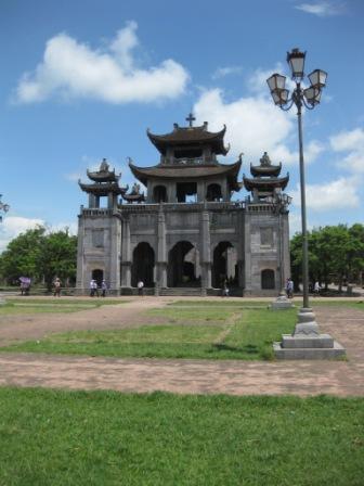 Vietnam's largest church